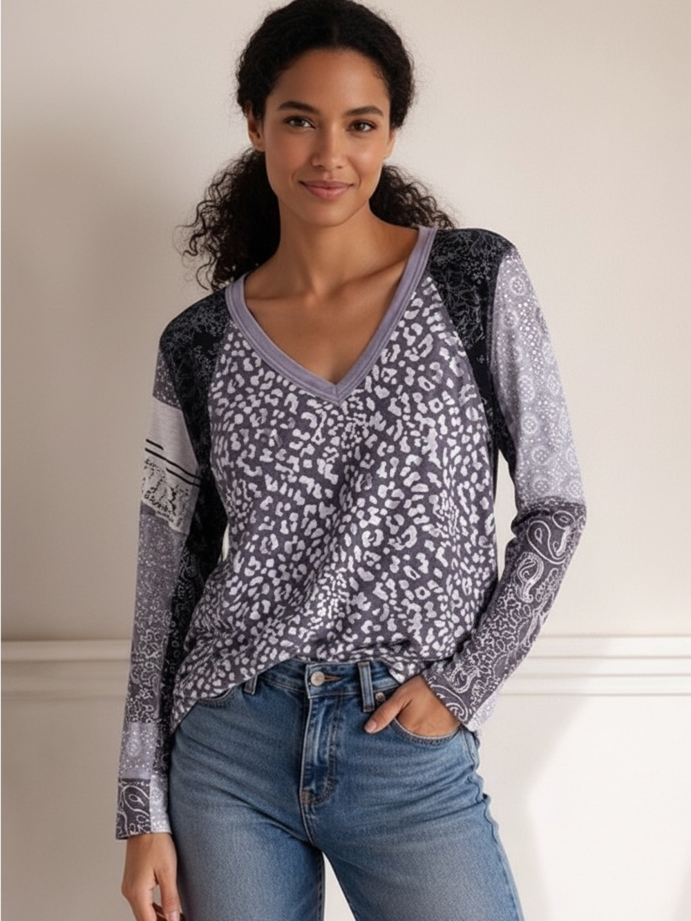 Free People We The Free Mixed Print Leopard Paisley V Neck
Top Small